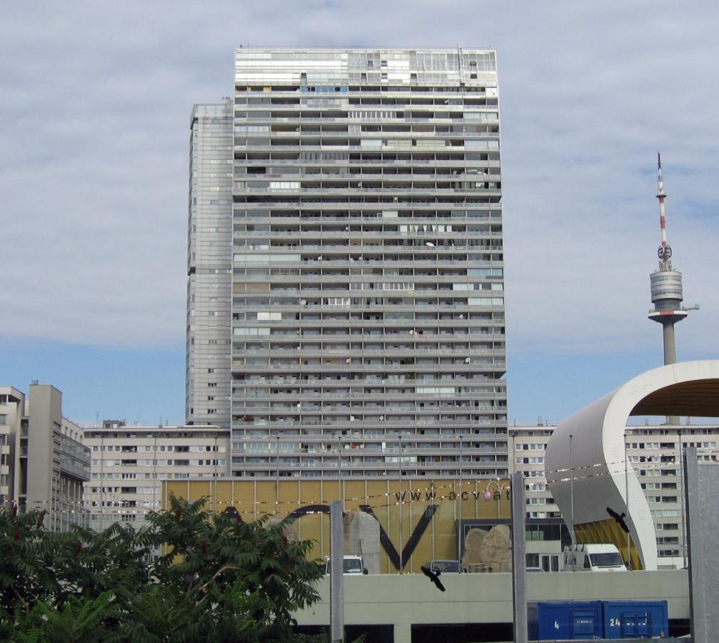 Modern At Vic Viena